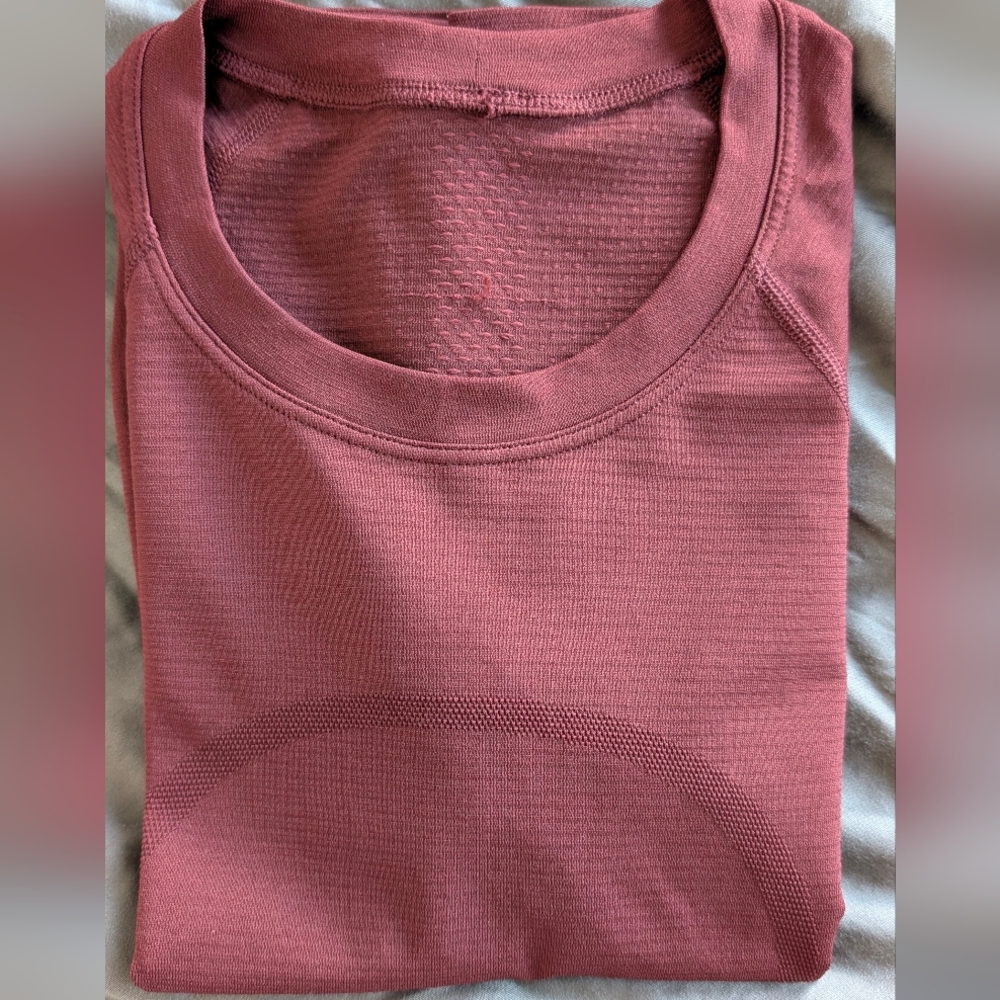 Lululemon Swiftly Tech Long Sleeve Shirt 2.0 *Race Length - Red Merlot, Size 2 - Picture 6 of 7
